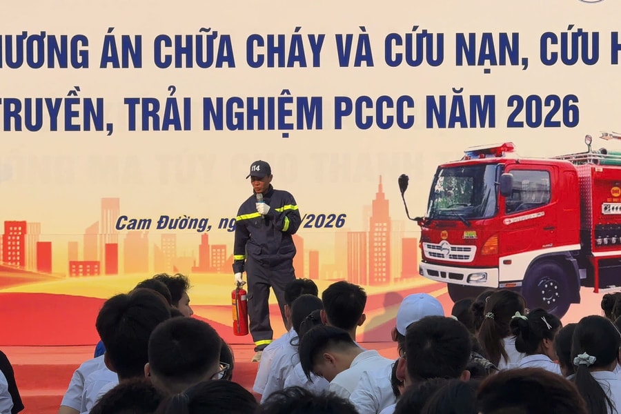 Lào Cai: Hơn 1.000 học sinh, giáo viên được được tuyên truyền, trải nghiệm kỹ năng phòng cháy, chữa cháy và cứu nạn, cứu hộ