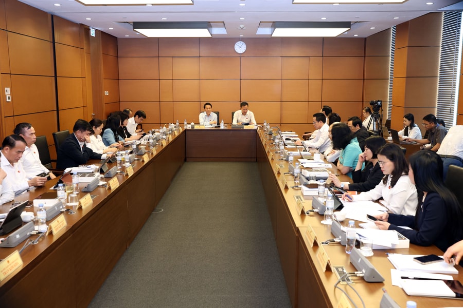 Sáng 20/4/2026: Thảo luận Tổ 5 (Đoàn ĐBQH tỉnh Hưng Yên và Gia Lai)