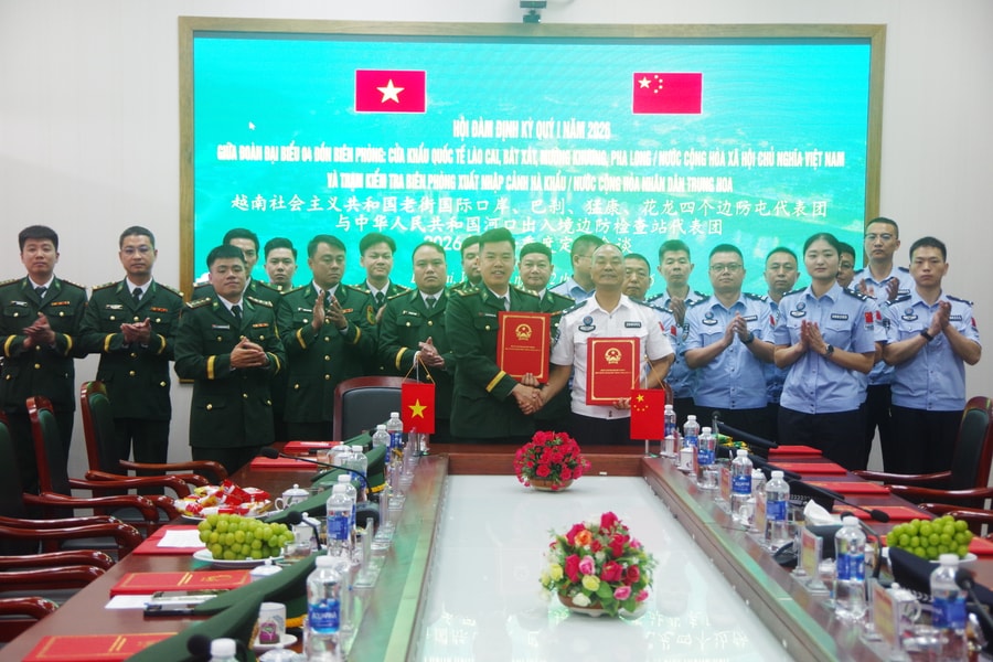 Hội đàm và trao danh hiệu sứ giả hữu nghị Việt Nam – Trung Quốc