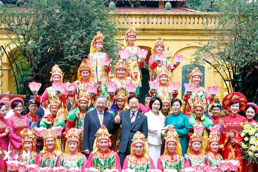 Tổng Bí thư, Chủ tịch nước Tô Lâm và Phu nhân chủ trì Chương trình hữu nghị đặc biệt tại Hoàng Thành Thăng Long