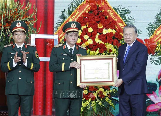 Quân khu 5 nhận danh hiệu Anh hùng Lực lượng vũ trang nhân dân