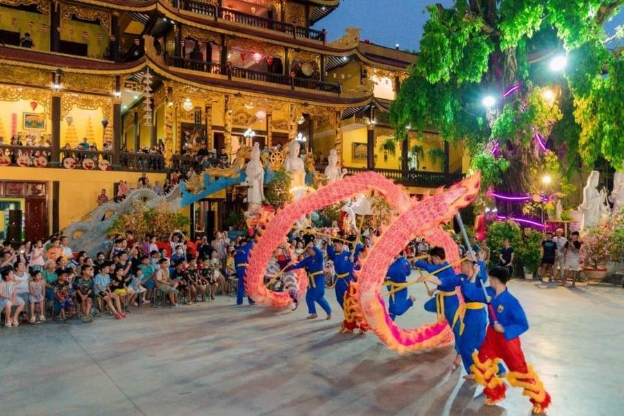 Gắn kết kiều bào với văn hóa dân tộc thông qua múa lân sư rồng và võ thuật