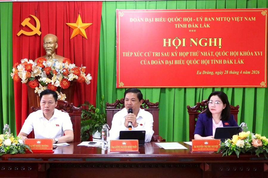 Cử tri Đắk Lắk đề xuất nâng cấp hạ tầng, tháo gỡ vướng mắc đất đai
