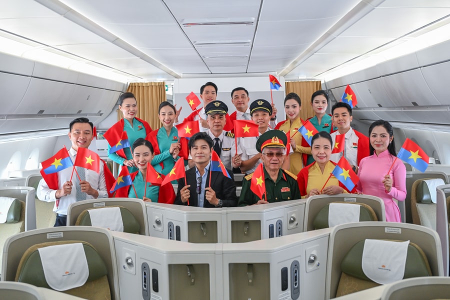 Chuyến bay đặc biệt dịp 30/4 của Vietnam Airlines: Lịch sử là động lực cho khát vọng vươn cao