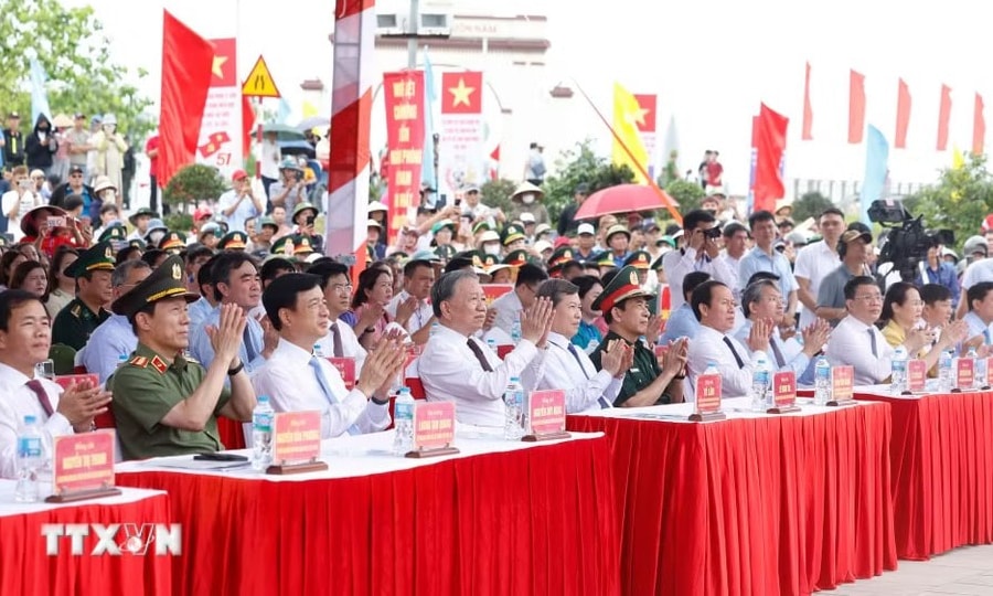 Tổng Bí thư, Chủ tịch nước Tô Lâm dự Lễ Thượng cờ "Thống nhất non sông"