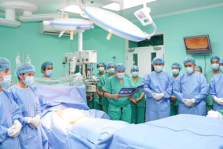 Huy động 200 y bác sĩ, thực hiện thành công 6 ca ghép tạng cứu người