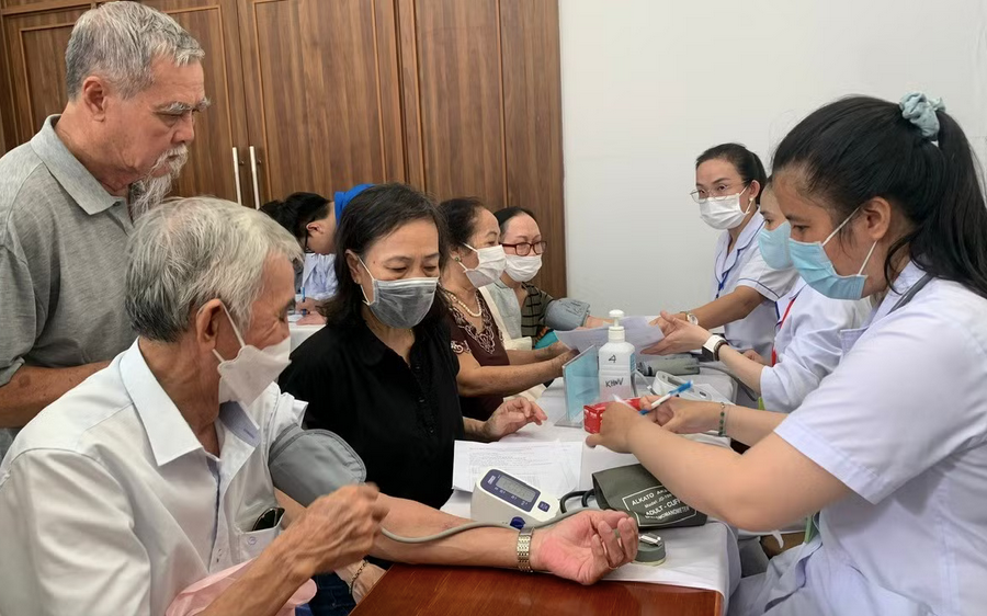 TP. Hồ Chí Minh: Hộ nghèo, cận nghèo được giảm 100% chi phí khám, chữa bệnh