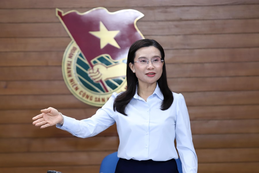 Tôn vinh 45 “Cánh én hồng” bền bỉ cống hiến vì thế hệ măng non
