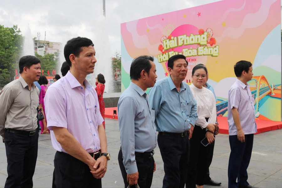 Rà soát công tác tuyên truyền, bảo đảm thông tin liên lạc phục vụ Lễ hội Hoa Phượng Đỏ - Hải Phòng 2026