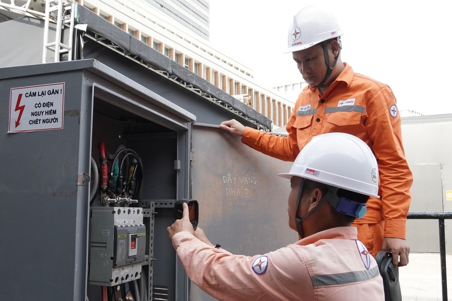 Điện lực Hải Phòng bố trí nhiều lớp nguồn điện dự phòng phục vụ Lễ hội Hoa Phượng Đỏ 2026
