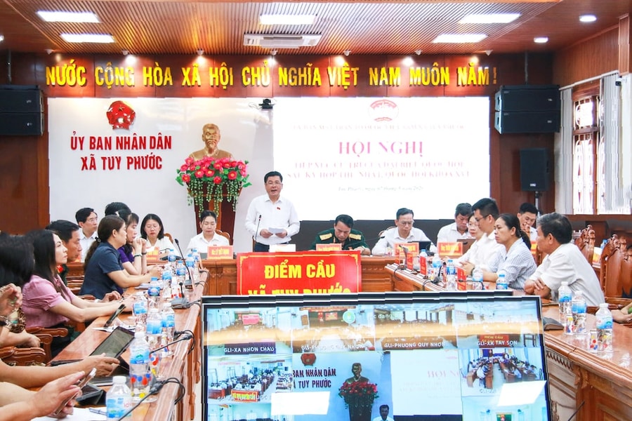 Phó Chủ tịch Quốc hội Nguyễn Hồng Diên tiếp xúc cử tri đơn vị bầu cử số 1, 2 tỉnh Gia Lai