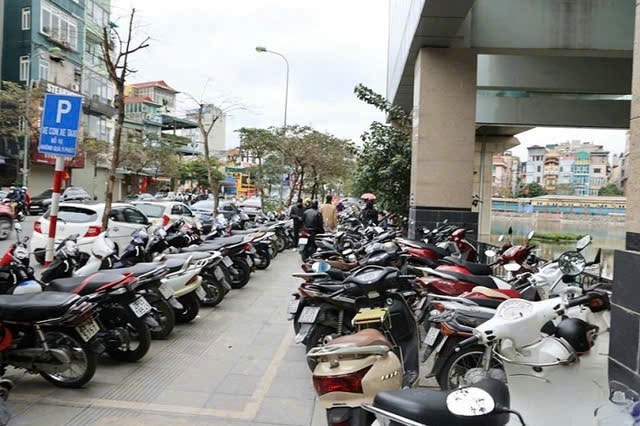 Chính thức tăng phí sử dụng vỉa hè, lòng đường để trông giữ xe