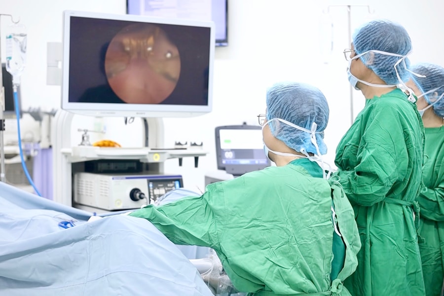 Lần đầu điều trị phì đại tuyến tiền liệt bằng công nghệ hơi nước cho bệnh nhân Parkinson