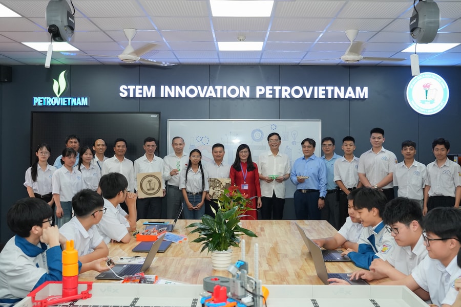 Bắc Ninh: Khánh thành Phòng thực hành giáo dục STEM do Tập đoàn Công nghiệp - Năng lượng quốc gia Việt Nam hỗ trợ Trường THPT Lạng Giang số 1