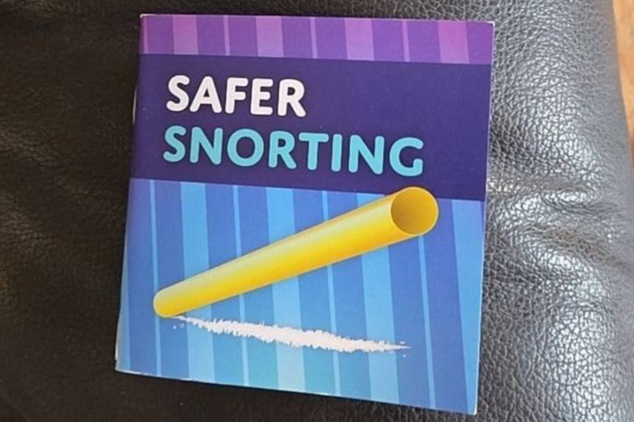 Canada chấn động vụ phát tài liệu sử dụng cocaine trong trường học