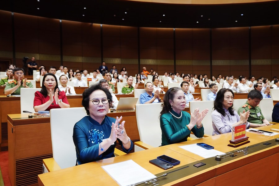 Bài cuối: Đồng hành với sự phát triển nhanh, bền vững