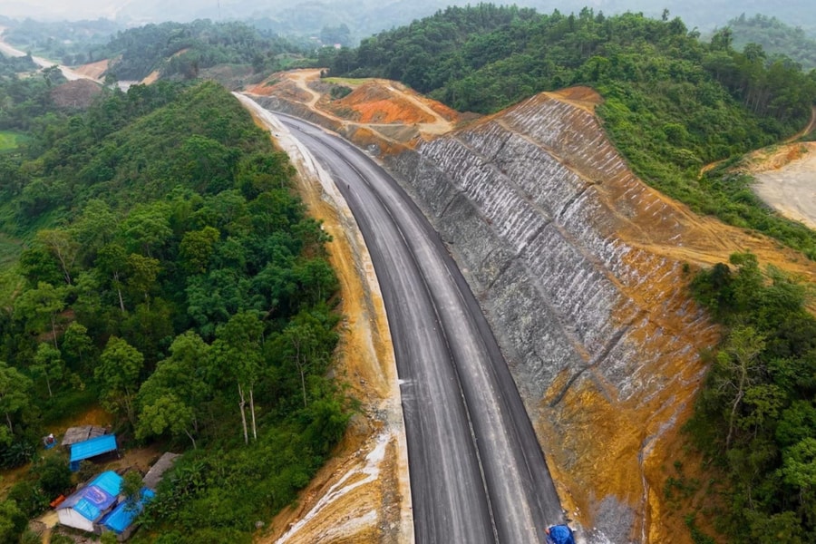 Tăng tốc thi công cao tốc Hữu Nghị - Chi Lăng và Đồng Đăng - Trà Lĩnh