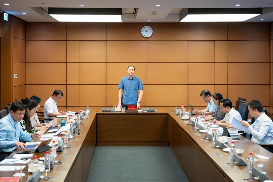 Hội nghị lần thứ Mười, Ban Chấp hành Đảng bộ các cơ quan tham mưu, giúp việc của Đảng ủy Quốc hội