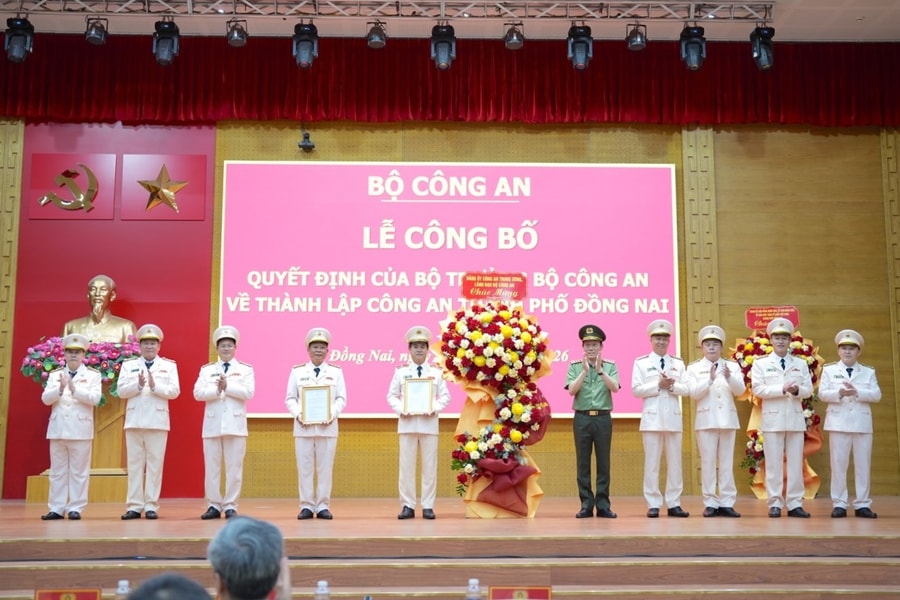 Bộ trưởng Lương Tam Quang dự lễ công bố thành lập Công an thành phố Đồng Nai