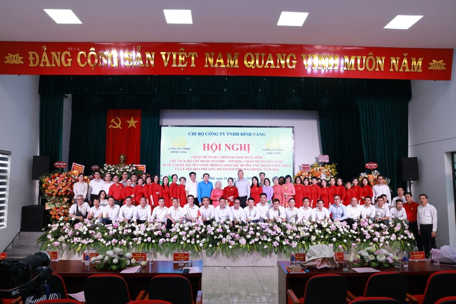 Công ty TNHH Đỉnh Vàng - Sao Vàng tổ chức nhiều hoạt động ý nghĩa nhân kỷ niệm 136 năm ngày sinh Chủ tịch Hồ Chí Minh