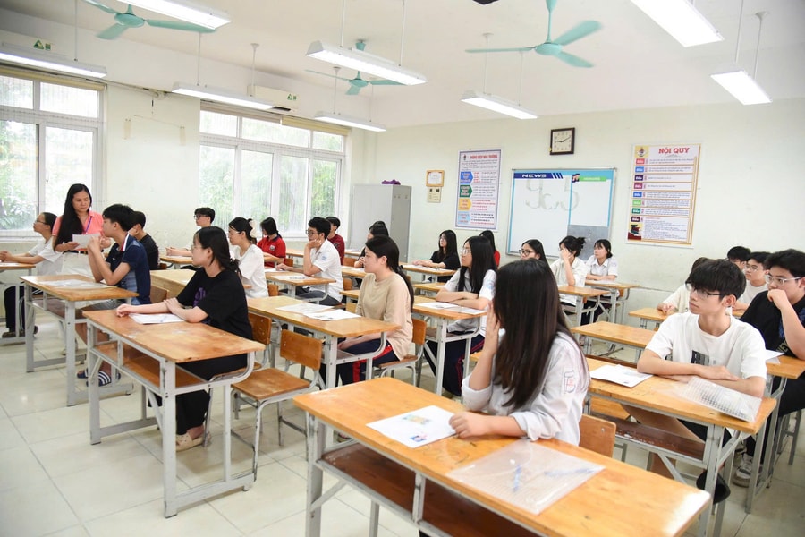 Thủ tướng Chỉ thị tổ chức thi tốt nghiệp THPT và tuyển sinh đại học năm 2026: Ổn định, giảm áp lực