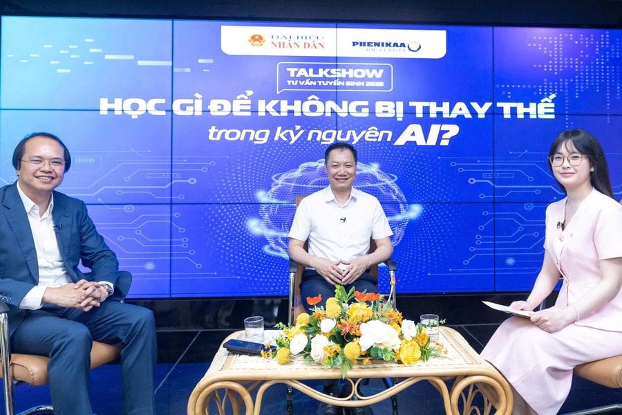 Tư vấn tuyển sinh 2026: “Học gì để không bị thay thế trong kỷ nguyên AI?”