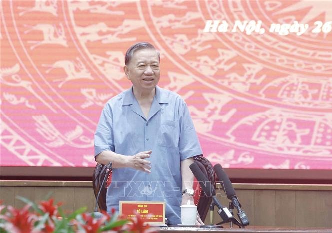 Thông qua dự thảo Báo cáo kết quả kiểm tra, giám sát đợt 2 đối với Ban Thường vụ Thành ủy Hà Nội