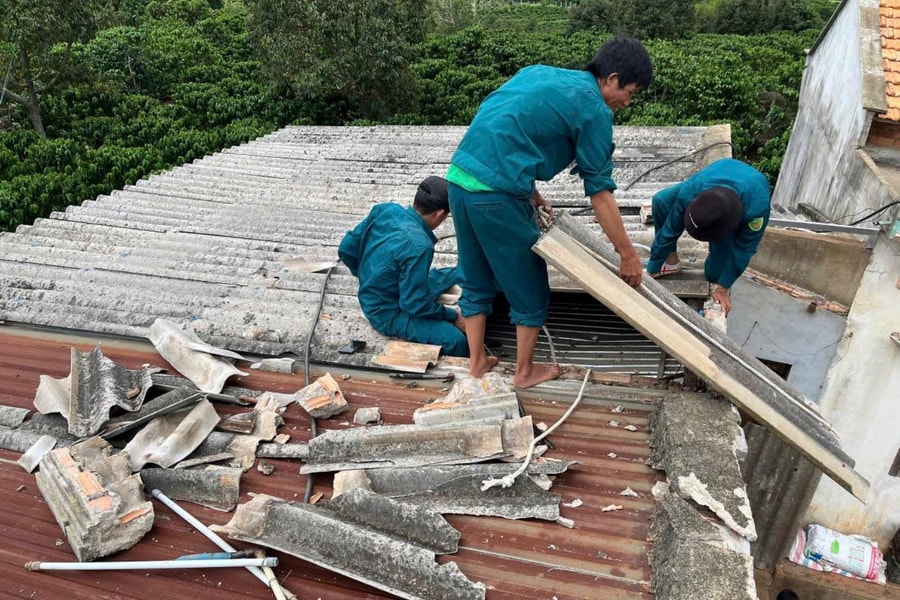 Mưa lớn, dông lốc tại Lâm Đồng gây thiệt hại hơn 16 tỷ đồng