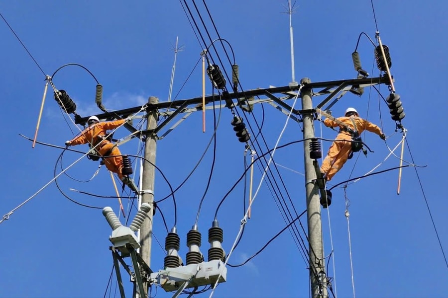 Hóa đơn tiền điện mùa nắng nóng tăng cao: Hiểu đúng và dùng đúng sẽ tiết kiệm hiệu quả