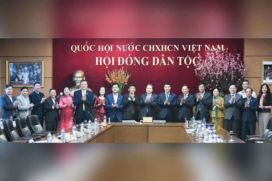 Cầu nối quan trọng giữa Quốc hội với đồng bào các dân tộc