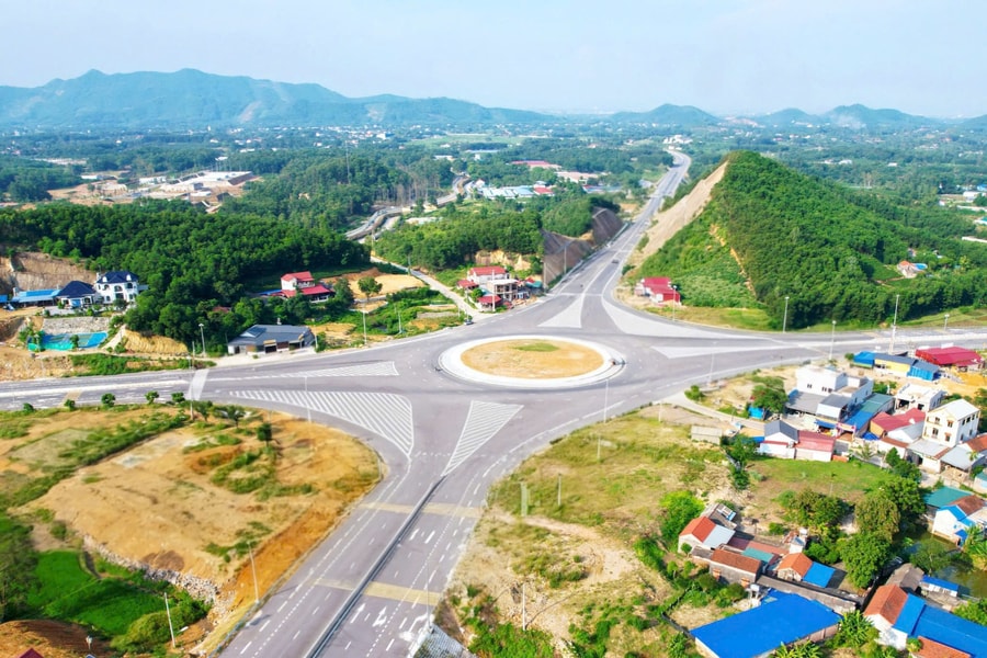 Kết hợp giữa nền tảng công nghiệp vững chắc và chiến lược đầu tư hạ tầng bài bản