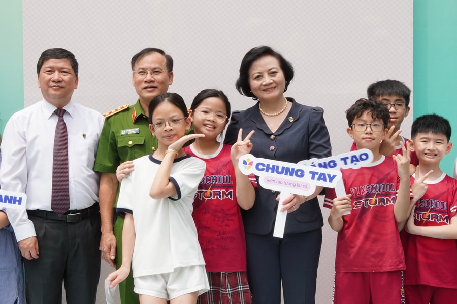 Phát động chương trình bảo vệ và hỗ trợ trẻ em phát triển trên môi trường mạng