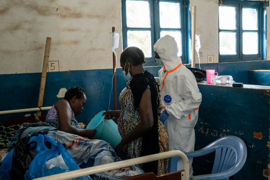 Bên trong tâm dịch Ebola: Cuộc chiến tuyệt vọng với virus và khủng hoảng niềm tin