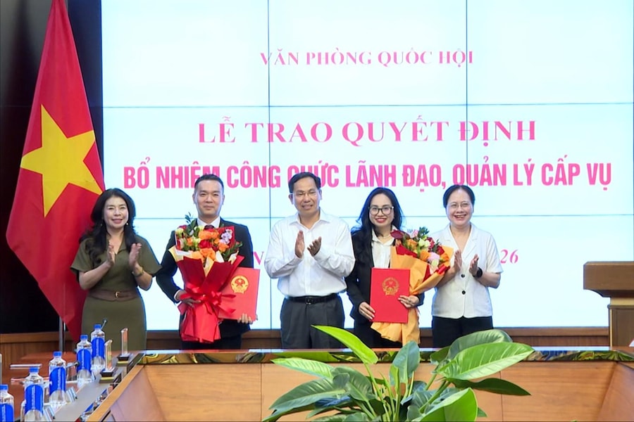 Trao quyết định bổ nhiệm lãnh đạo cấp vụ Văn phòng Quốc hội