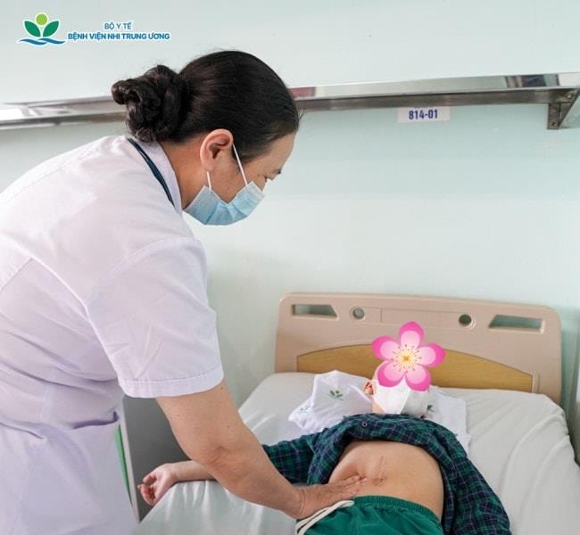 Ghép tế bào gốc đồng loài giúp bé trai 7 tuổi vượt qua bệnh ung thư hiếm gặp