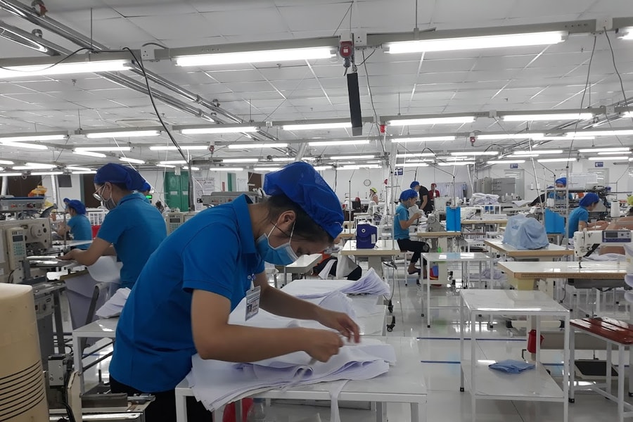 Đơn hàng không thiếu, áp lực 49 tỷ USD vẫn đè nặng ngành dệt may