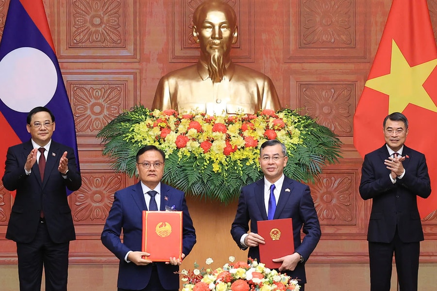 Bộ Tài chính Việt Nam - Lào trao Thỏa thuận hợp tác giai đoạn 2026 - 2030