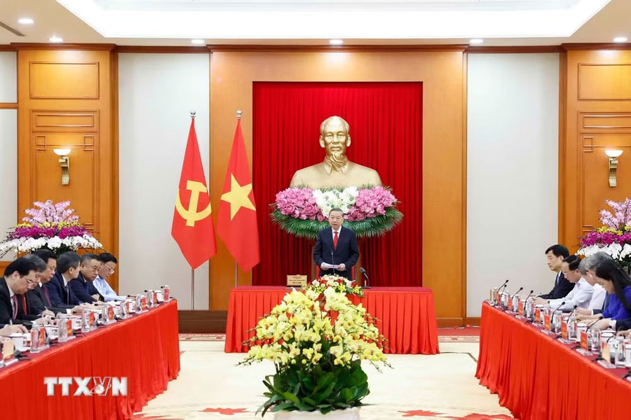 Đổi mới lý luận để mở đường cho kỷ nguyên vươn mình