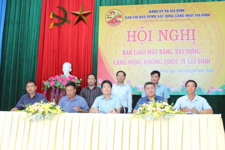 Bắc Ninh: Bàn giao mặt bằng sân bay Gia Bình tại thôn Ngô Thôn