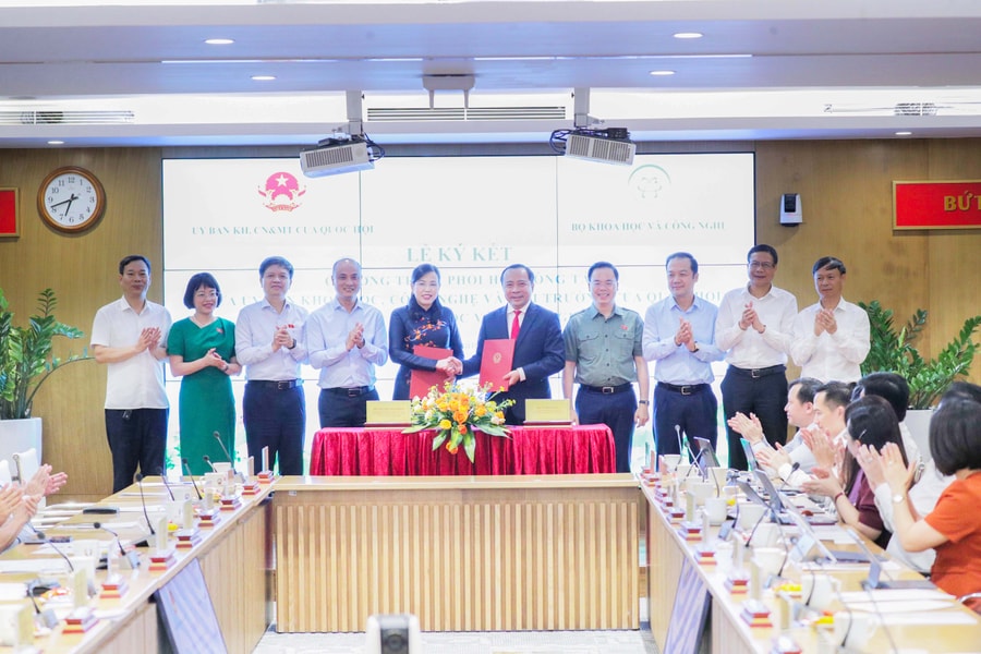 Ủy ban Khoa học, Công nghệ và Môi trường ký kết chương trình phối hợp công tác với Bộ Khoa học và Công nghệ