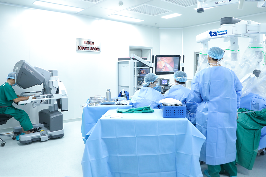 Bệnh viện duy nhất tại Việt Nam sở hữu hai “siêu robot” Da Vinci Xi thế hệ mới phẫu thuật hàng trăm loại bệnh