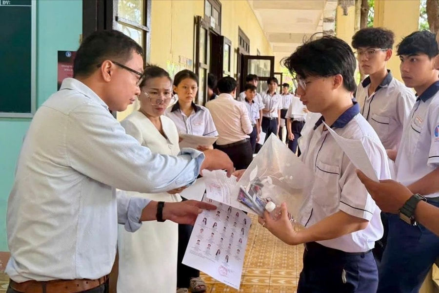 Lâm Đồng: 299 thí sinh Đặc khu Phú Quý hoàn thành môn thi đầu tiên