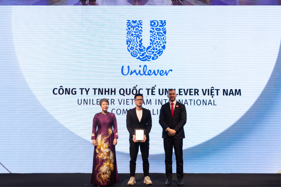 Unilever Việt Nam được vinh danh tại hai giải thưởng với các sáng kiến kết nối chuyển đổi xanh và chuyển đổi số