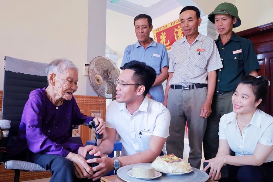 Bài cuối: Xây dựng đội ngũ cán bộ đủ sức đảm đương nhiệm vụ mới