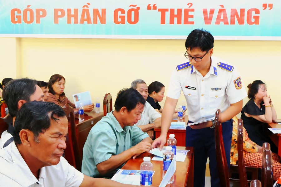 Lan tỏa kiến thức pháp luật đến với ngư dân nơi đảo xa Thổ Châu