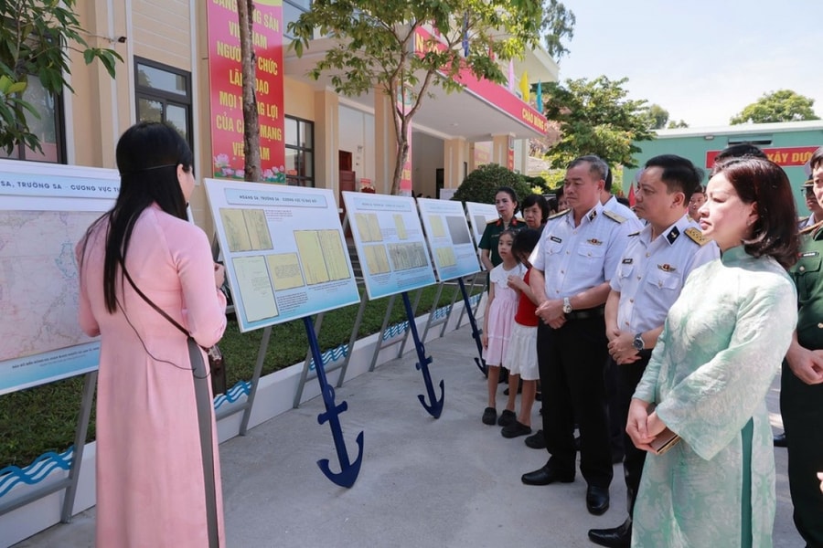 Giới thiệu gần 200 tài liệu về Hoàng Sa, Trường Sa