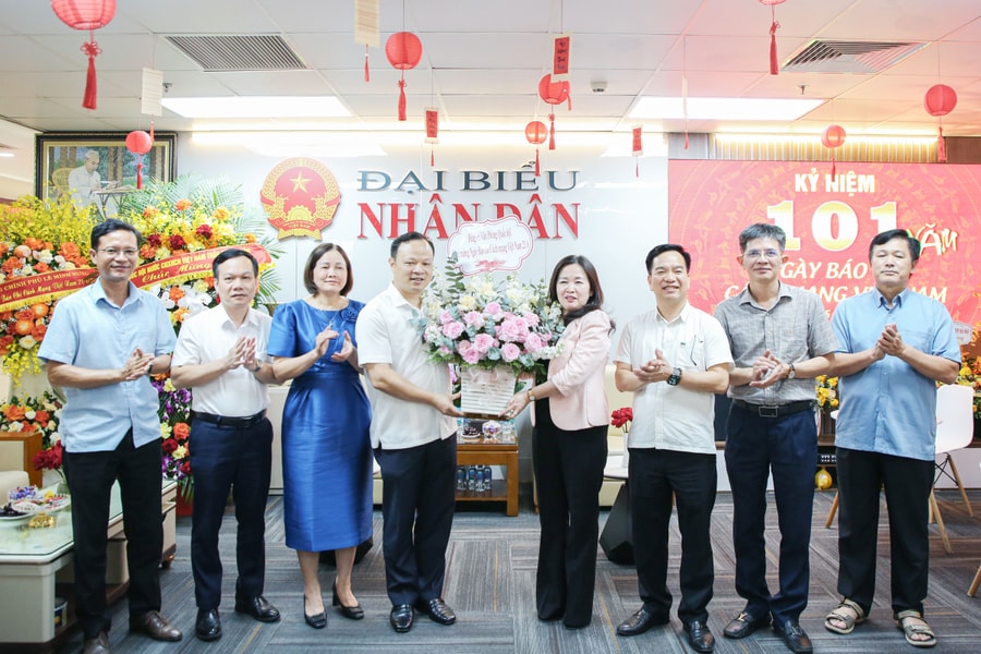 Các cơ quan của Quốc hội, Văn phòng Quốc hội chúc mừng Báo Đại biểu Nhân dân