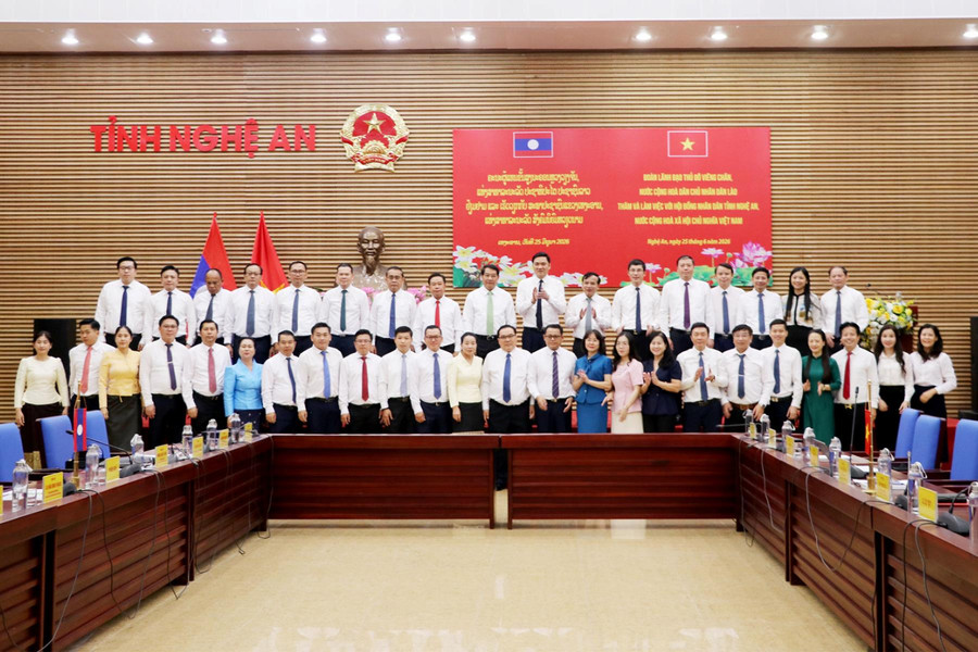 Nghệ An - Thủ đô Vientiane tăng cường hợp tác giữa hai cơ quan dân cử