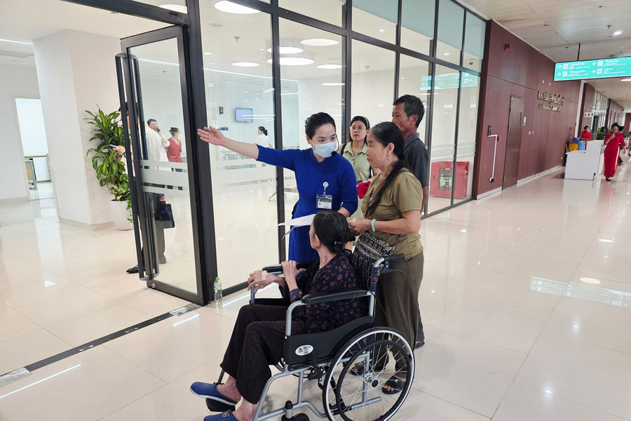 Bệnh viện Bạch Mai cơ sở Ninh Bình khám miễn phí cho hơn 5.000 người