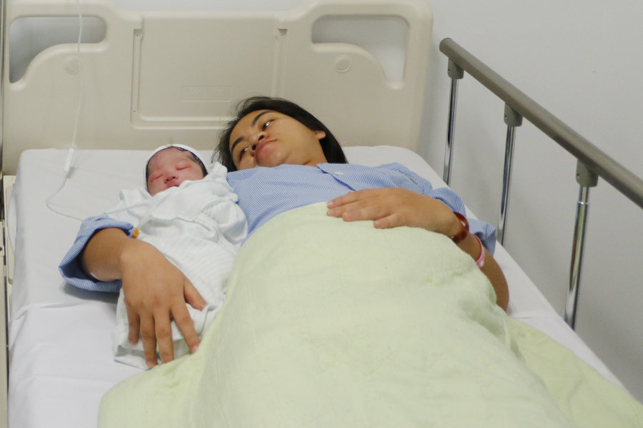 Em bé đầu tiên chào đời tại Bệnh viện Bạch Mai cơ sở Ninh Bình nặng 3,9kg